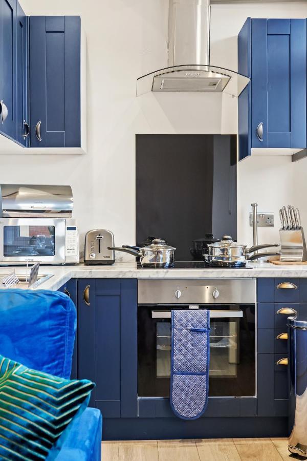 Stylish Yorkshire Gem - Sleeps 4 - Great Location Apartment Castleford Exterior photo